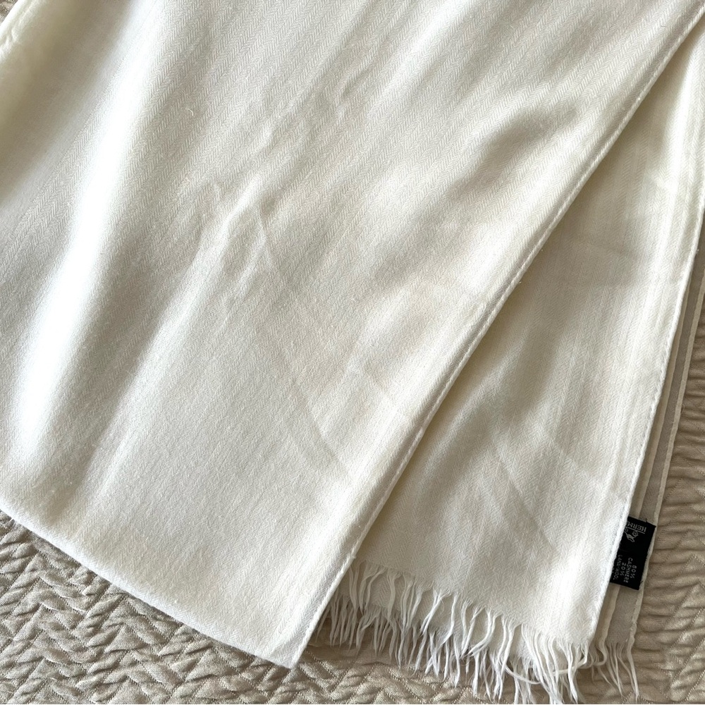 LIKE NEW Hermes Shawl